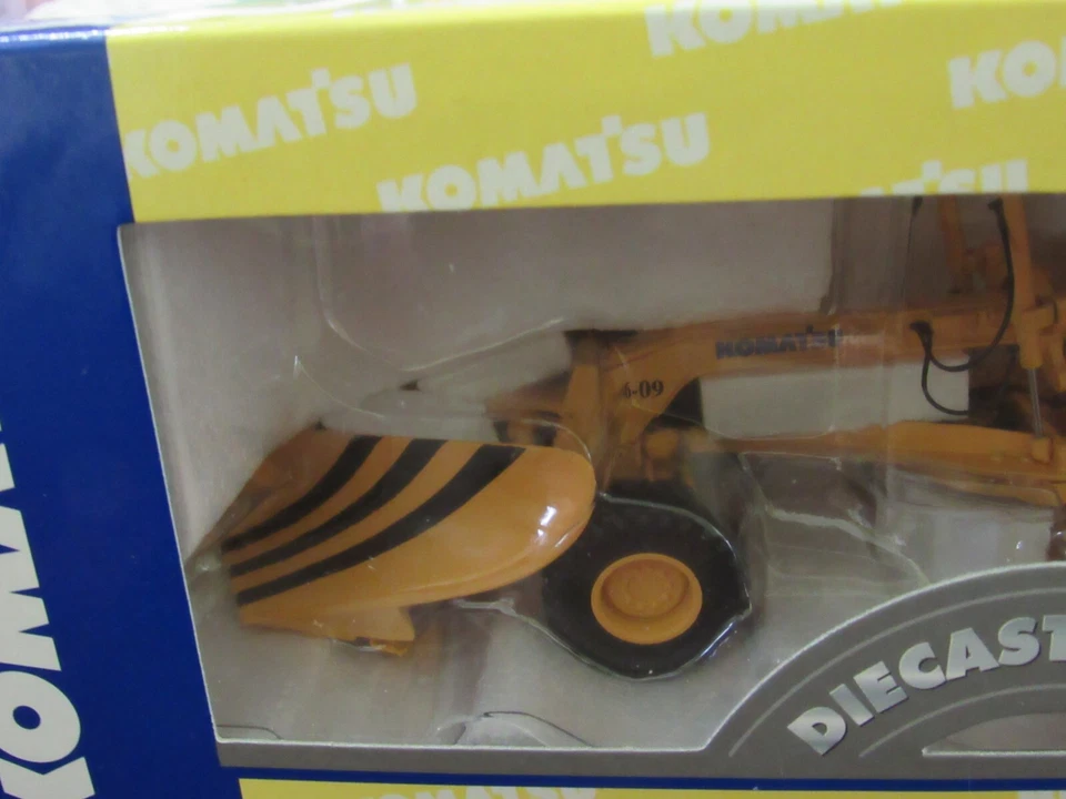 FIRST GEAR 1/50 KOMATSU IOWA GD655 MOTORGRADER W/SNOW EQUIPMENT - NIB - Image 3 of 4