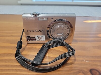 Nikon Coolpix S230 Digital Camera 10.0MP Silver with SD Card