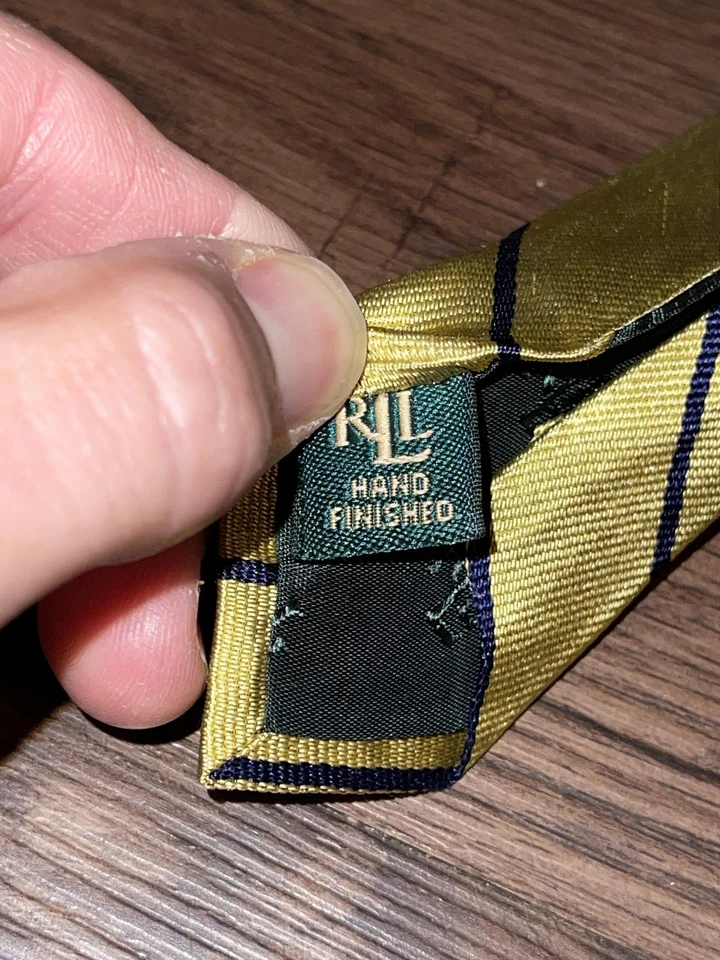 Corbata Lauren Ralph Lauren Para Hombre Amarilla Azul Marino Rayas Acabada a Mano Hecha en EE. UU. Foto 4 de 4