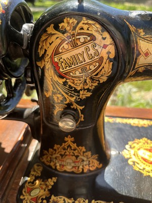 1890's Jones Family CS Hand Crank Sewing Machine Manchester Queen