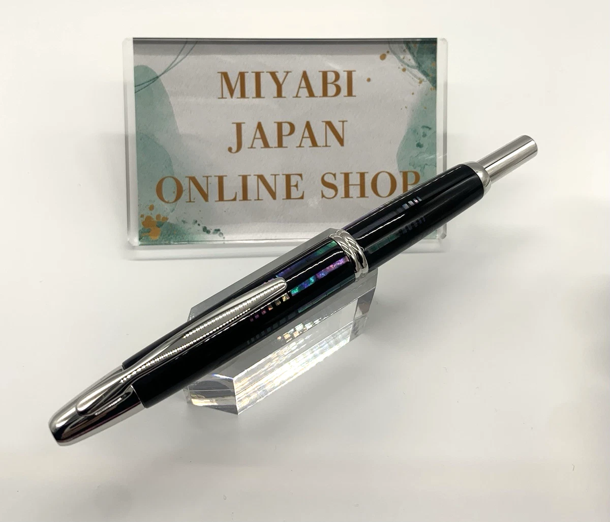 Gold, 18K Nib Fine (F) Nib Pilot Collectible Fountain Pens for