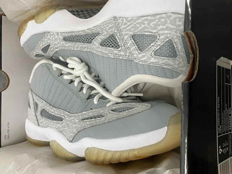 DS Air Jordan 11 ретро низкий IE Silver Zest 2007 желтая подошва - Изображение 2 из 4