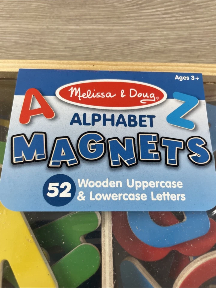 Melissa & Doug 52 imanes de alfabeto de madera en una caja - mayúsculas y minúsculas Foto 2 de 3