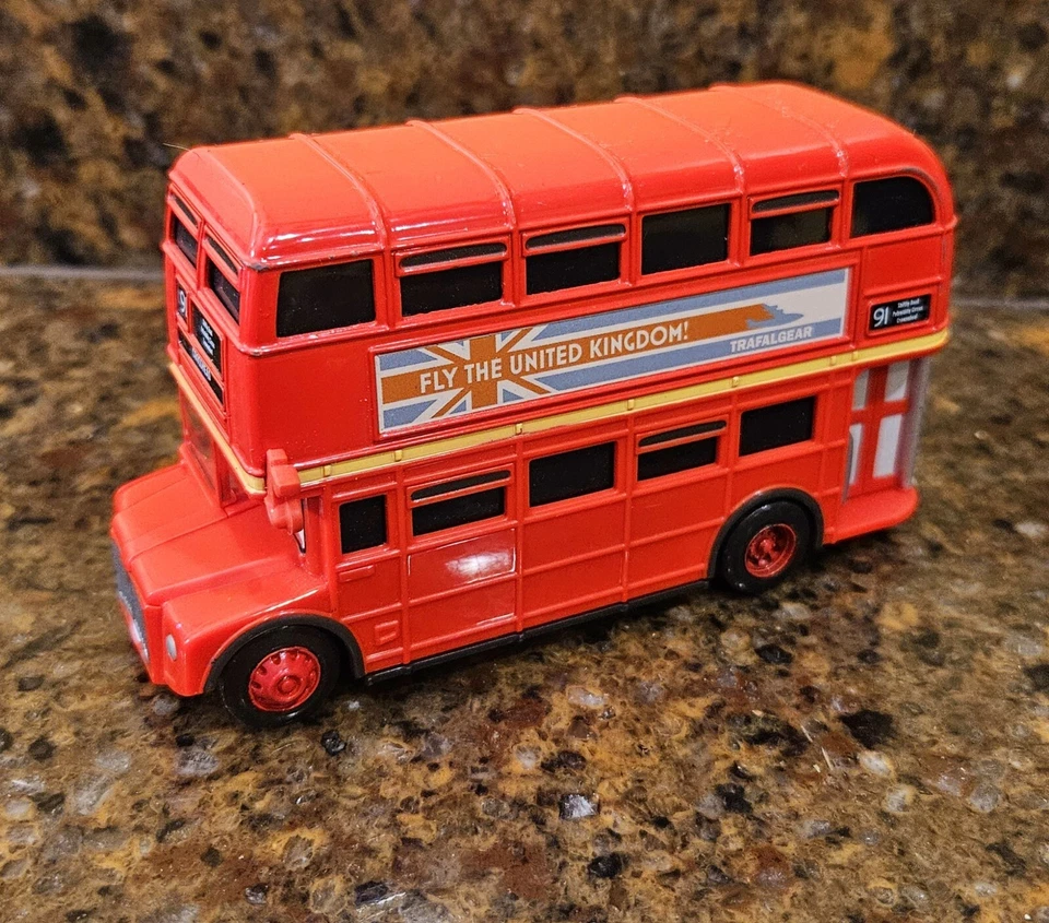 Disney Pixar Cars Fly The United Kingdom Car Trafalgear 91 Figura Diecast Bus Foto 2 de 4