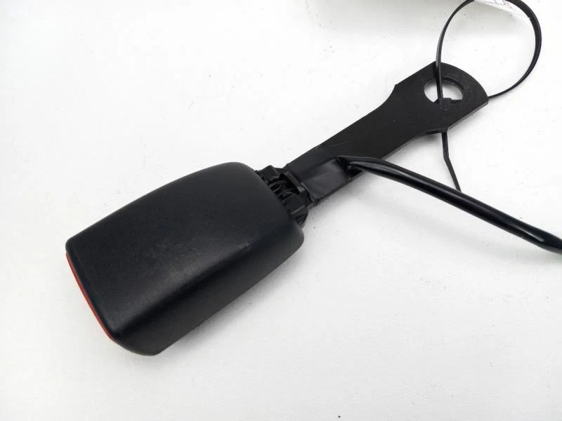 Hebilla del cinturón de seguridad delantero derecho Nissan Altima 2002-2006 Foto 3 de 4