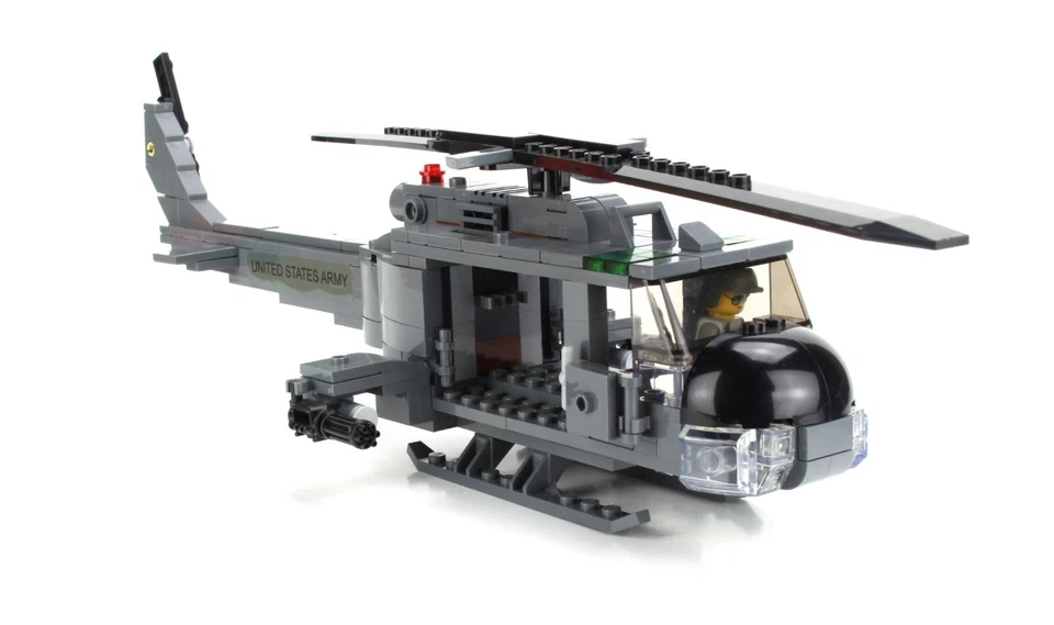 Custom Army UH-1 Gunship Helicopter made with real LEGO® bricks Vietnam - Image 2 of 4