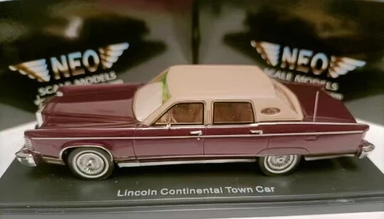 Neo 1/43 Lincoln Continental Town Car 1978 Dark Blue #44422