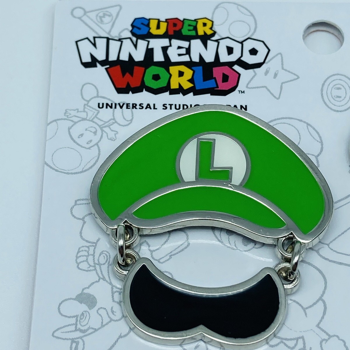 Super Mario Bros Luigi Metal Badges Nintendo World UNIVERSAL