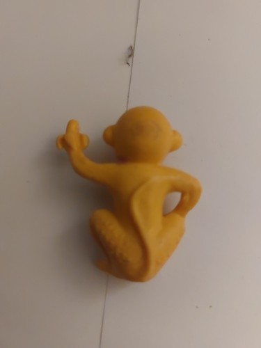 Monkey with Banana Figure Vintage 1970s Hong Kong No 920 - Picture 11 of 12