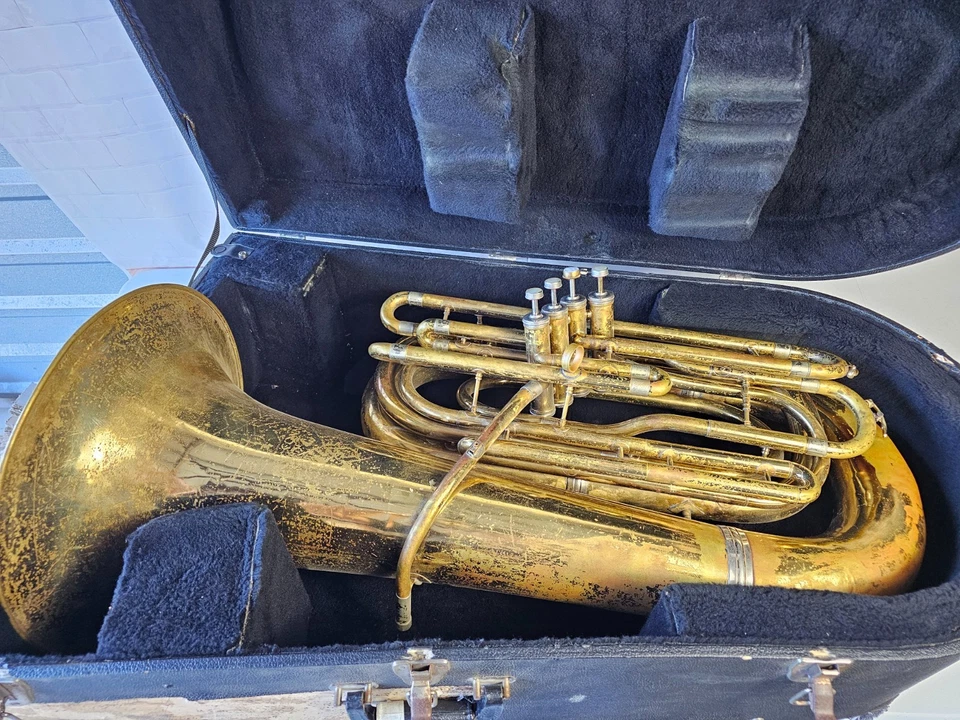 Conn 4J 4 клапана туба с чехлом - Изображение 2 из 4