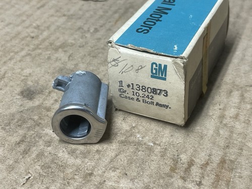 1940-72 Buick GS Chevrolet C2 Corvette NOS GM 1380873 Console Latch Case & Bolt