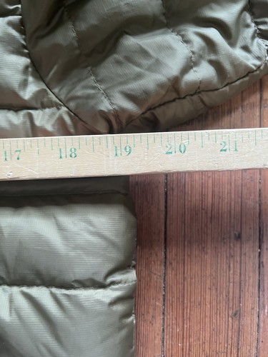 Patagonia Down Puffer Jacket Boys XL Green *FLAWS - Picture 6 of 9