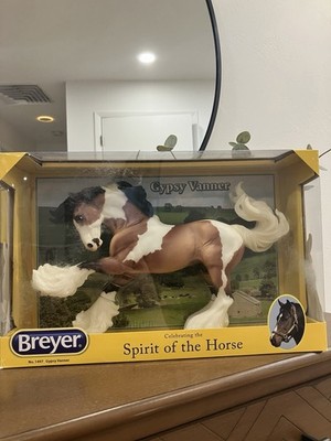 Breyer Horses - Gypsy Vanner Traditional Size