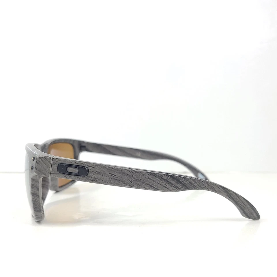 Gafas de sol Oakley Holbrook OO9102-B7 57-18-137 cuadradas grano madera marrón Foto 3 de 4