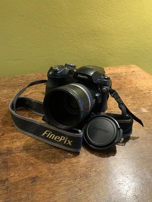 Fujifilm FinePix S Series S5000 3.1MP Digital Camera - Black