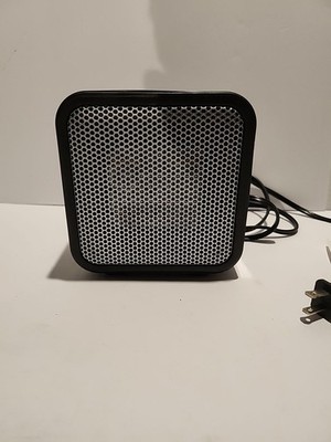 AmazonBasics DQ1722D 500W Ceramic Small Space Personal Mini Heater - Black