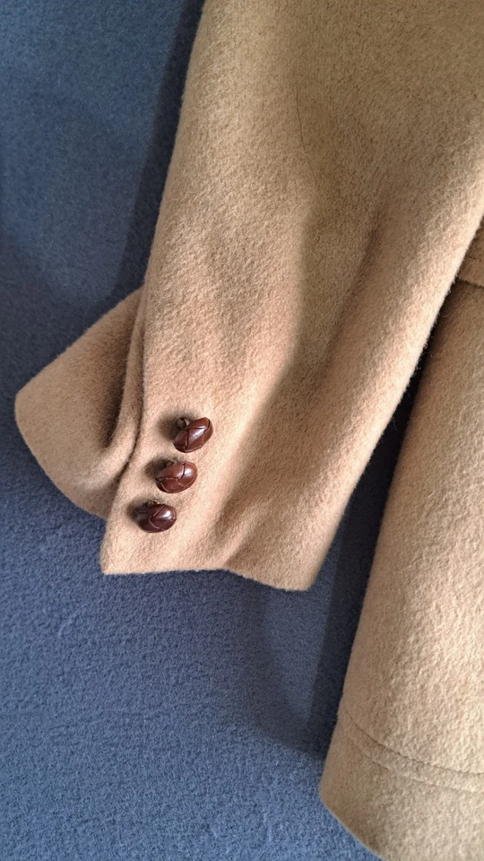 Mens 42 R Camel Hair Plus Sport Blazer Made In Hungary. Great Quality .A5-83 - Image 3 of 4