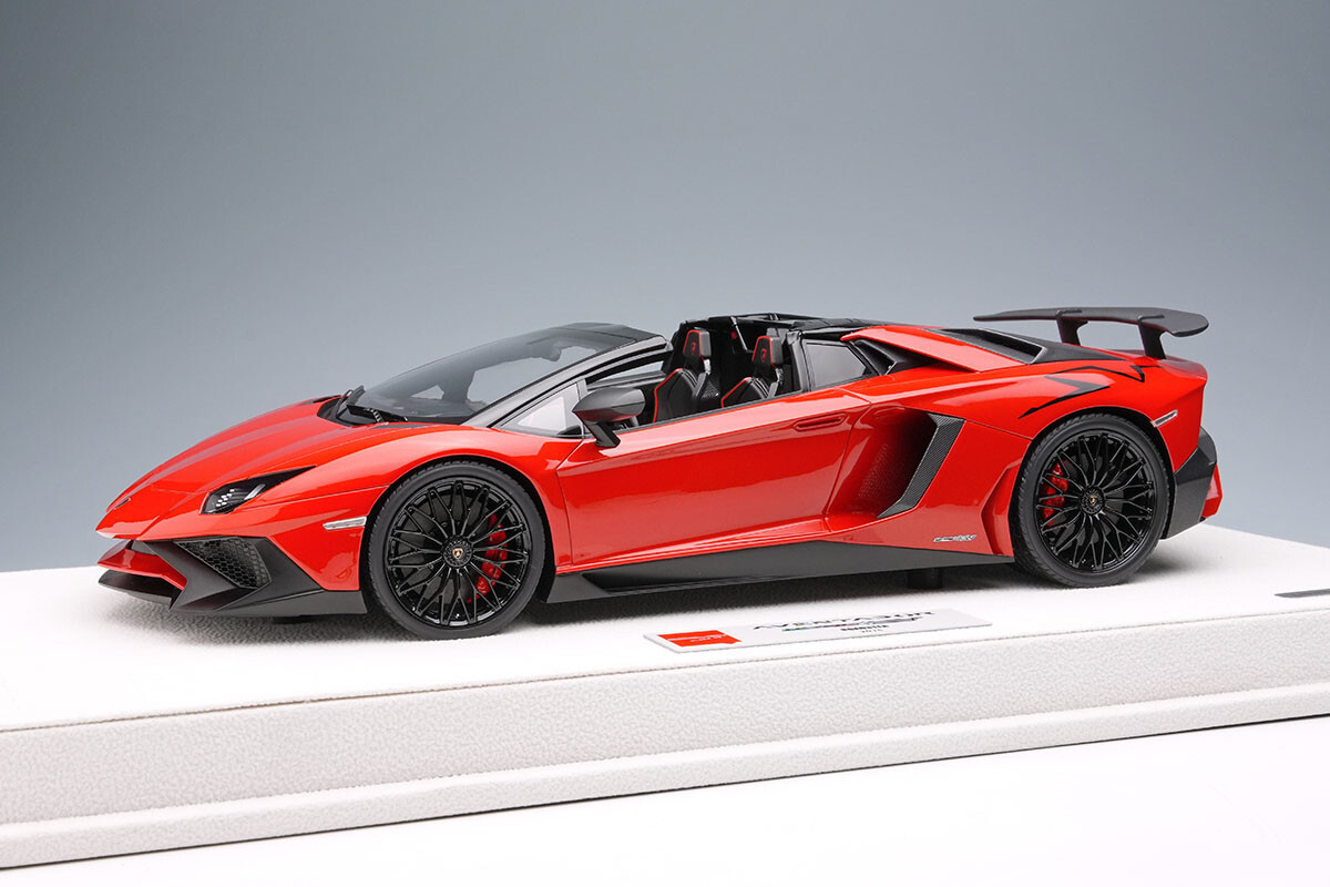 Родстер EIDOLON 1/18 Lamborghini Aventador LP750-4 SV 2015, красный EML007E