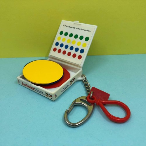 MB Games Twister Miniature Tiny Keyring Fashion Dolls Scale Toy Collectable 90s - Picture 2 of 4