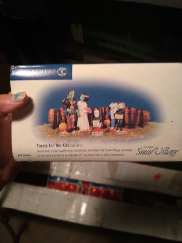DEPT 56 Snow Village Halloween TREATS FOR THE KIDS! Frankenstein, Mummy, Cat - Picture 2 of 3