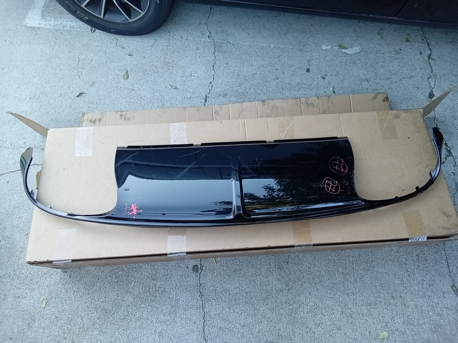 16-18 Bentley Bentayga BY636 rear Bumper Lower Diffuser Spoiler 36A807521 OEM
