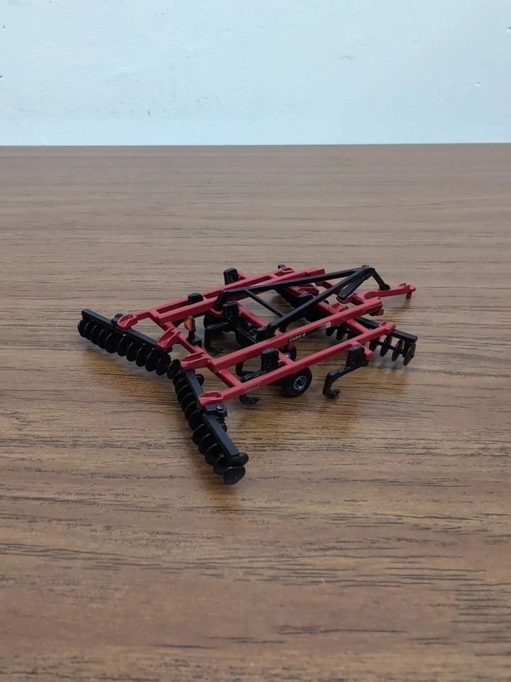 1/64 Ertl Farm Toy  Case IH Mulch-Till Ripper Disk MRX690  - Image 3 of 3