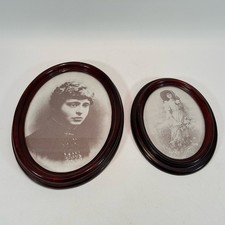Vintage Pair of Oval Photo Frames Picture Gallery Wall Faux Mahogany Wood