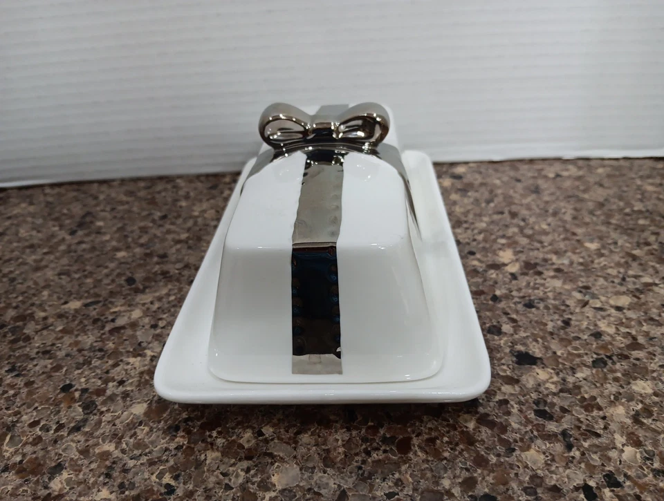 Cynthia Rowley Ceramic Butter Dish White with Silver Bow Handle - Image 3 of 4