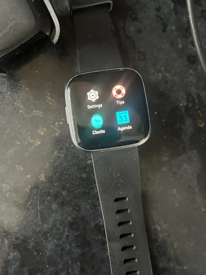 Fitbit Versa 2, photo 4 of 5