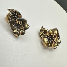 Vintage Avon Signed Gold Tone Floral Flower Leaf Clip On Earrings
