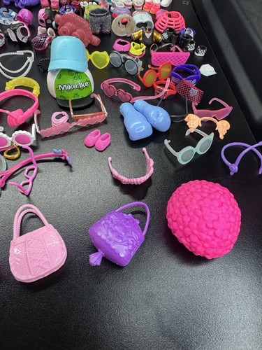 Lotto 200+ oggetti vintage Barbie, LOL, Rainbow High e accessori oltre 6 sterline misti - Foto 5 di 21