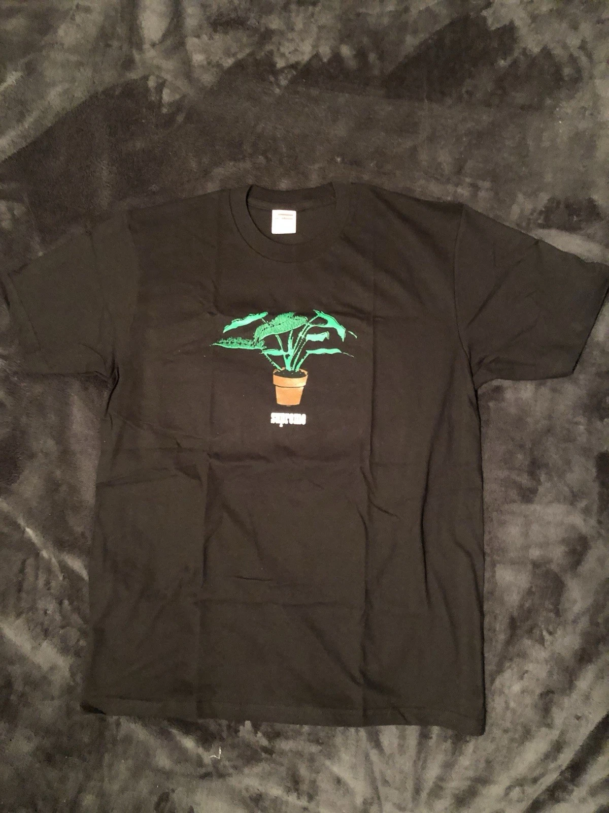 SUPREME PLANT TEE NOIR FW17 T SHIRT MEDIUM