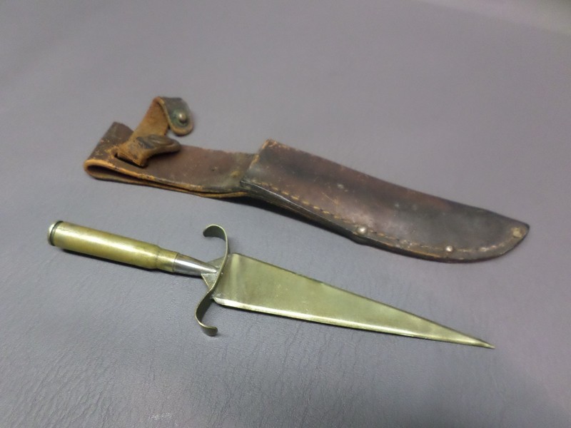 VINTAGE MILITARY TRENCH ART DAGGER STYLE KNIFE - W/ 1922  TOKEN SET