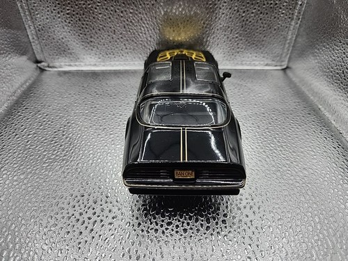 TM & C Universal Smokey And The Bandit Firebird Trans Am 1:24 Scale T-Tops - Picture 11 of 16