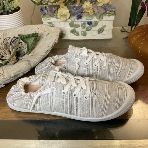 TOMMY BAHAMA WOMENS SLIP ON SNEAKERS SZ 