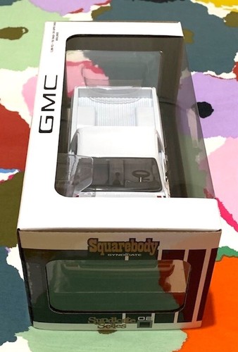 M2 MACHINES 1:24 Squarebody Syndicate 1976 GMC Sierra Grande 15 - 750 CHASE - Picture 4 of 6