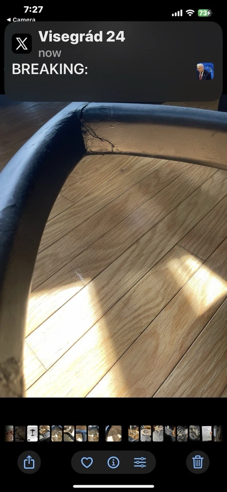 Mesa de centro estilo Noguchi mesa auxiliar de vidrio 19 mm de grosor triángulo base de madera de vidrio Foto 2 de 4