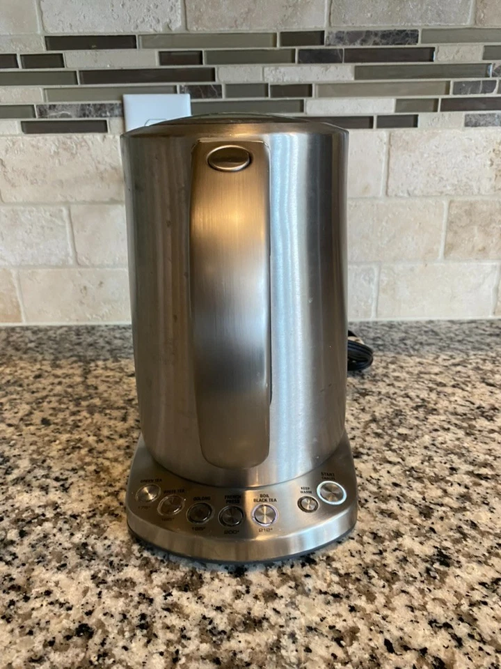 Breville the IQ Kettle 7-Cup Electric Kettle Brushed Stainless Steel BKE820XL/C - Image 3 of 4