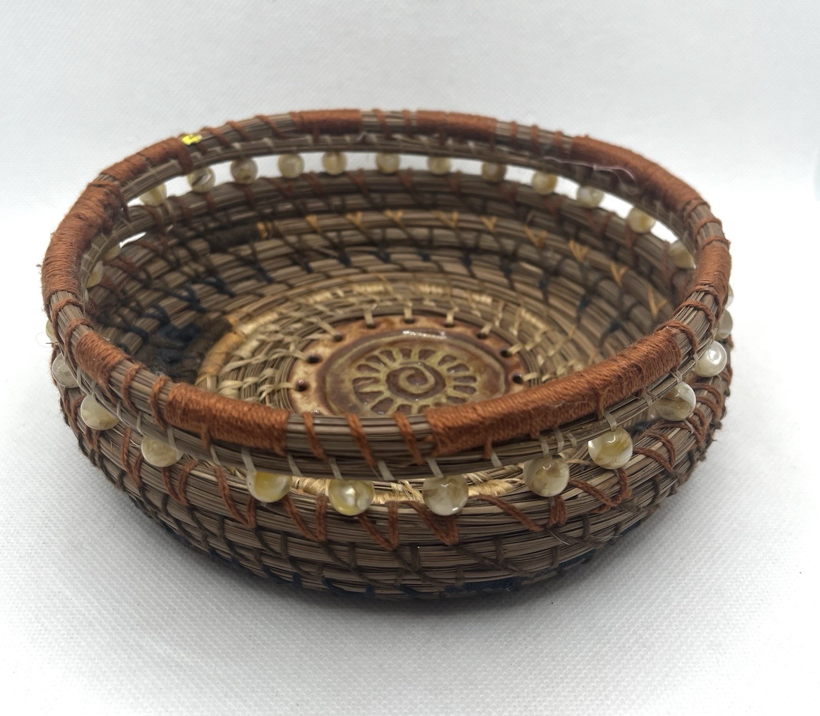 Vintage Handmade Round Beaded Pine Needle Storage Basket Pottery Base Trinket Tray, vintage trinket box