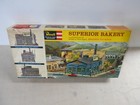 Revell Superior Bakery From 1961 HO Scale COMPLETE — photo 1