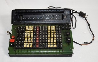 antike MERCEDES EUKLID M12 Rechenmaschine Mechanisch Arithmometer Tischrechner