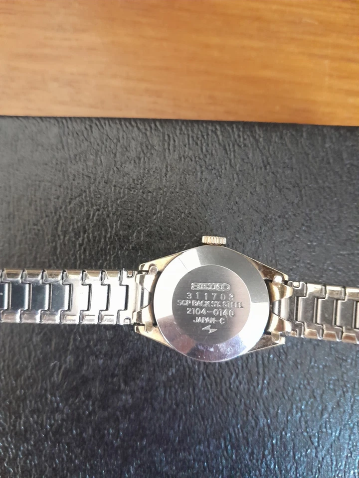 DISCOUNTED vintage GOLD 18K womens Seiko watch - image 3 of 4