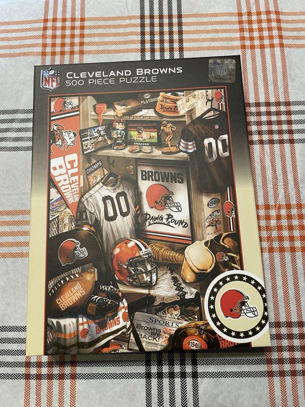 NFL Cleveland Browns Jigsaw Puzzle - 500 Pieces - Ages 14+ - 15”x21”
