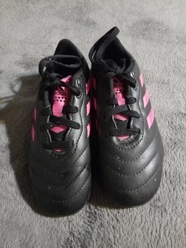 Scarpe ADIDAS bambina calcio ⚽ 2 paia nere e rosa 13 e 12 us entrambe a 25$