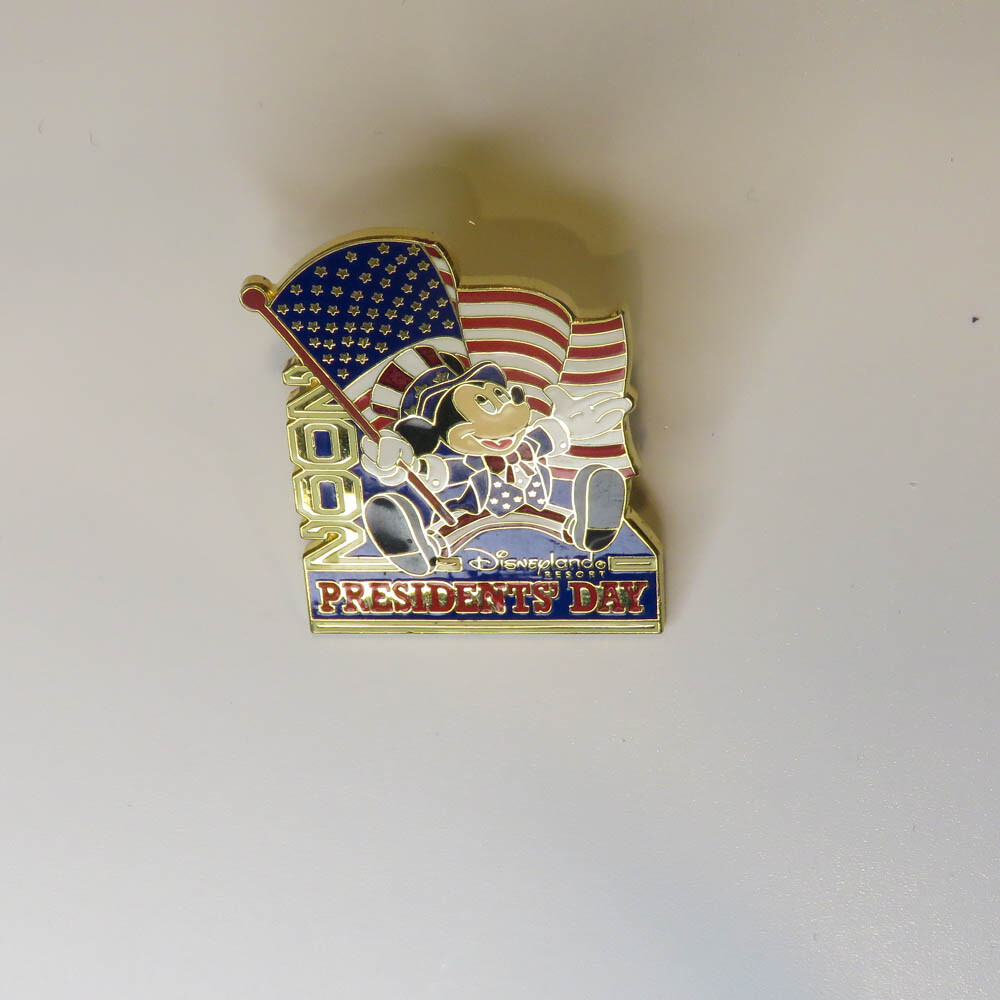 Disney Land Resort Presidents Day 2002 Mickey Pin DCA DLR