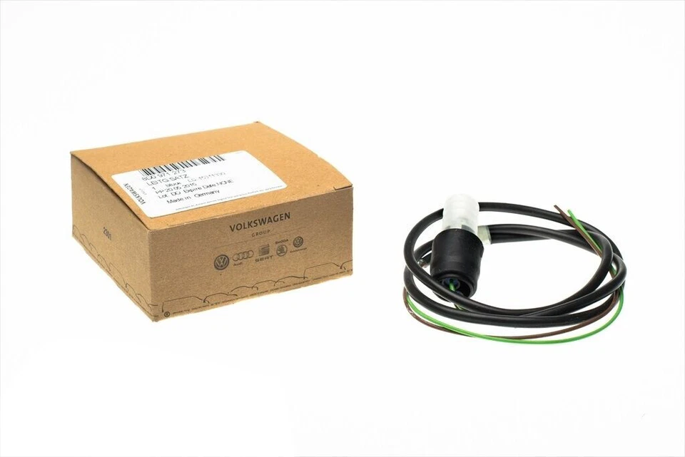 NEW OEM Volkswagen VW 1998-2018 Tiguan Golf Side Marker Light Socket 8D0-971-273 - Image 4 of 4