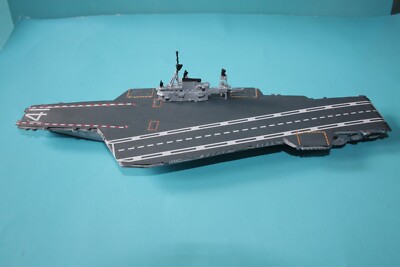 USS MIDWAY Gepäckträger von CNC Sammlerstücke. 90er Jahre Neuproduktion. Maßstab 1250. CV41