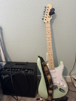 Squier stratocaster guitar-Good for beginners