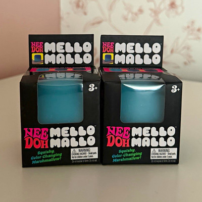 NeeDoh Mello Mallo Squeeze Ball Color-Changing Squishy Marshmallow Blue.