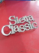 1973-91 JIMMY GMC K5 SILVERADO SQUAREBODY 4X4 NOS 14013796 SIERRA CLASSIC EMBLEM